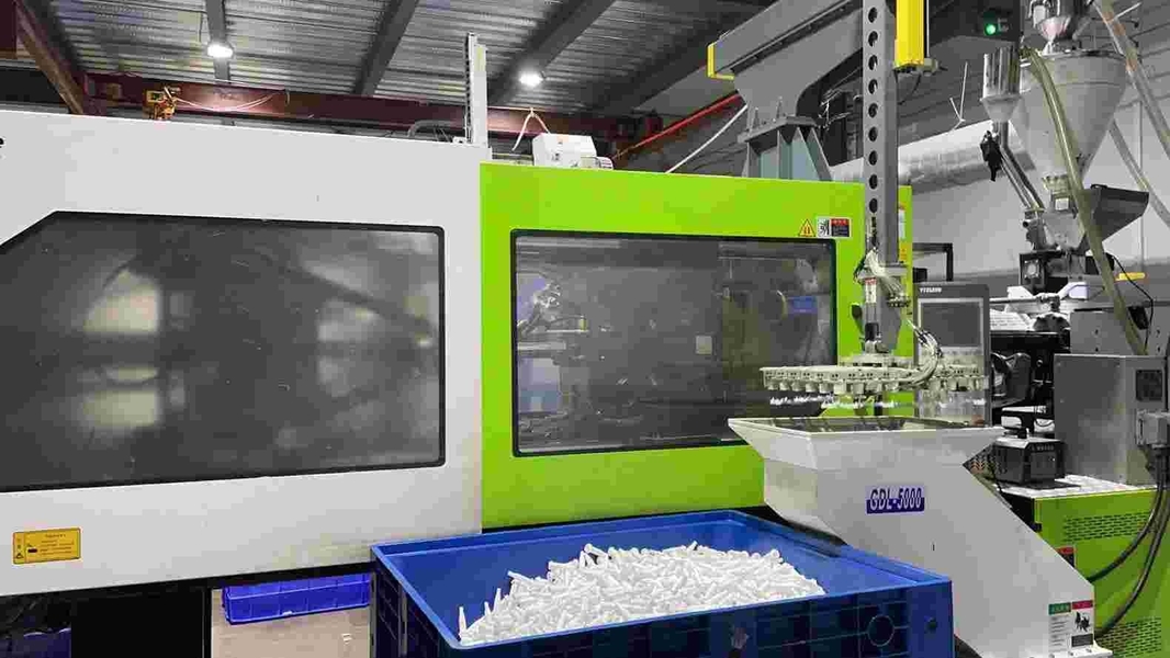 China FOSHAN QIJUNHONG PLASTIC PRODUCTS MANUFACTORY CO.,LTD company profile