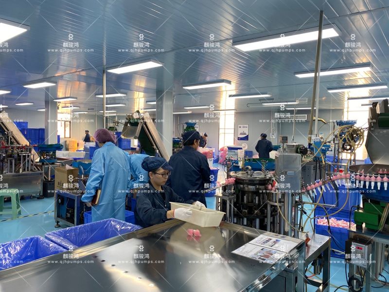 China FOSHAN QIJUNHONG PLASTIC PRODUCTS MANUFACTORY CO.,LTD company profile